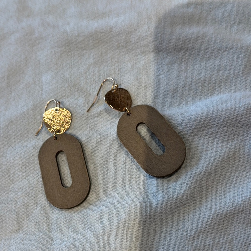 Black And Gold Geometric Earrings 8$